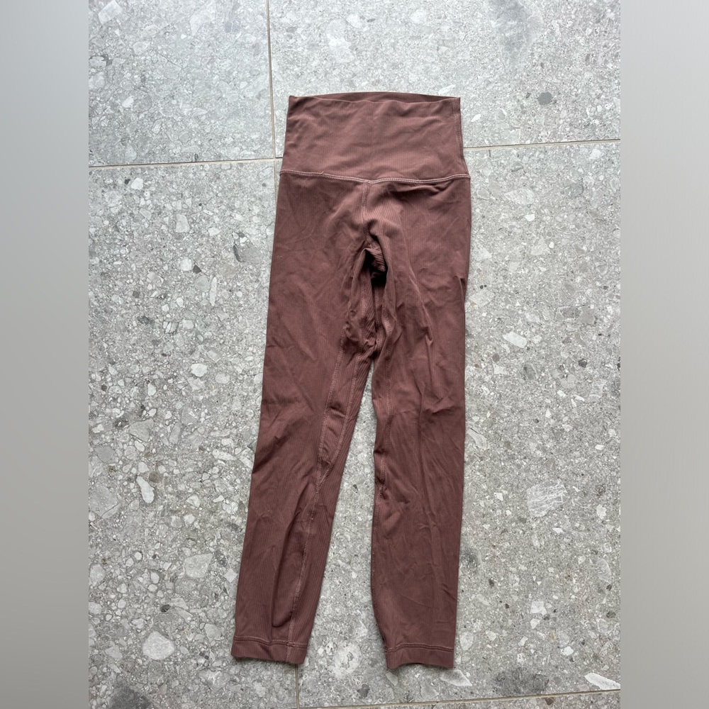 Lululemon High Rise ribbed Crop align 58cm